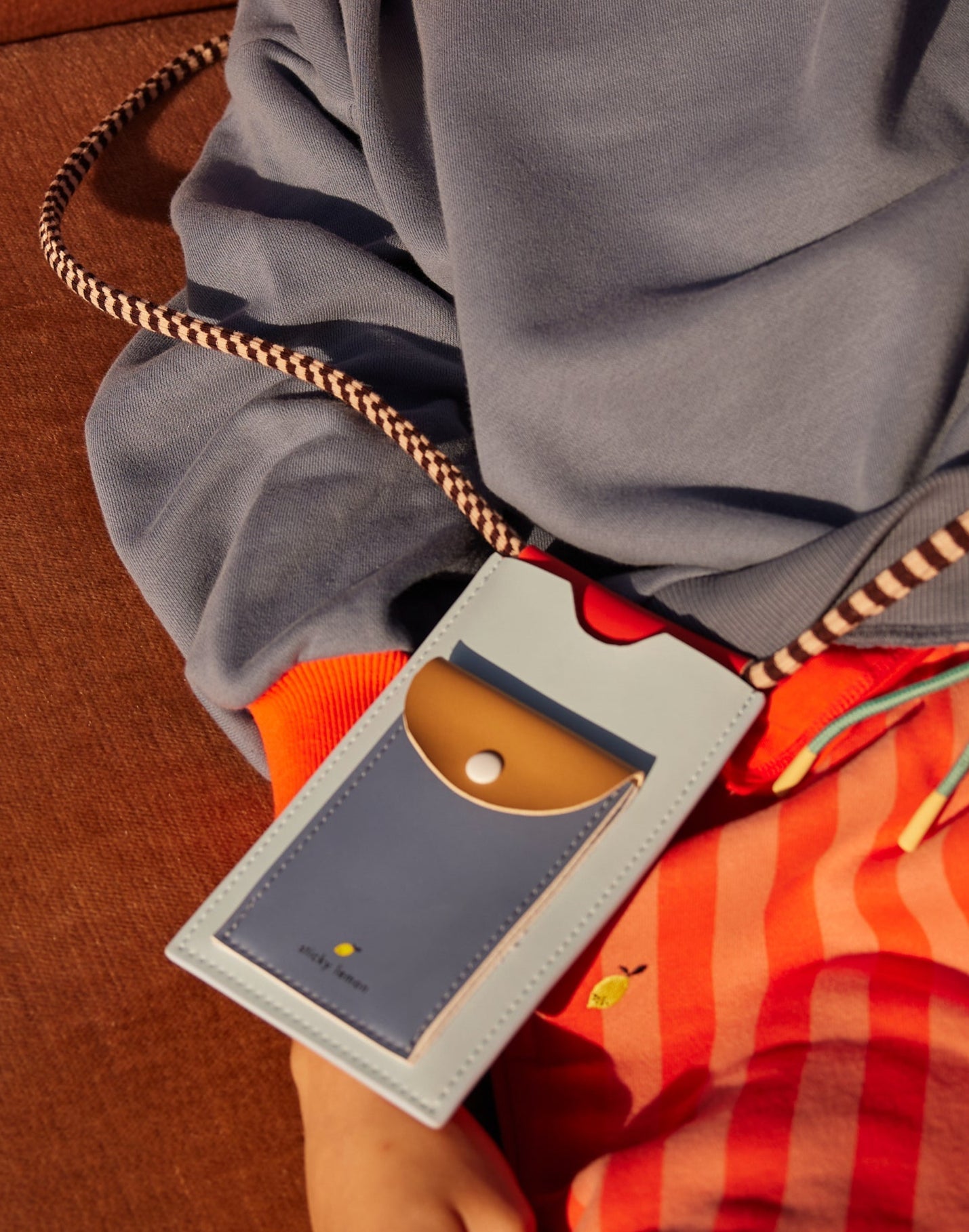 Kapsička na mobil STICKY LEMON Zissou Blue | Stylové doplňky pro děti a ženy | Lavly.cz