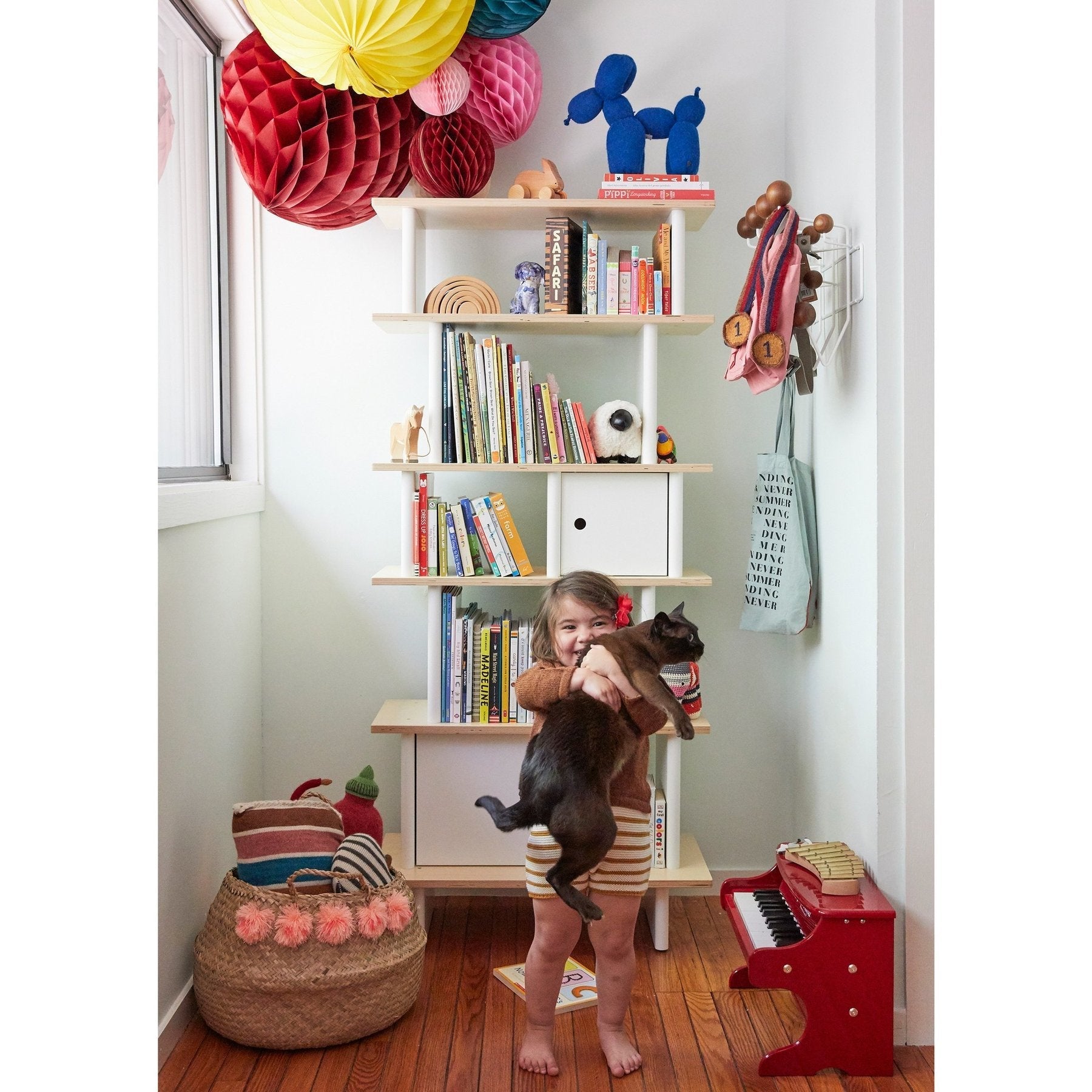 Knihovna OEUF NYC Vertical Mini Library | Stylové doplňky pro děti a ženy | Lavly.cz