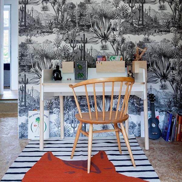 Polohovatelný dětský pracovní stůl OEUF NYC Brooklyn | Stylové doplňky pro děti a ženy | Lavly.cz