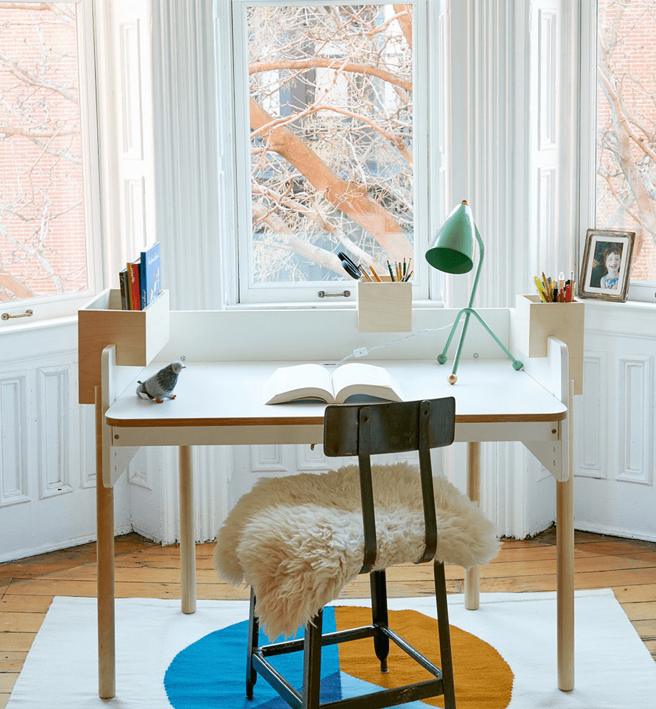 Polohovatelný dětský pracovní stůl OEUF NYC Brooklyn | Stylové doplňky pro děti a ženy | Lavly.cz