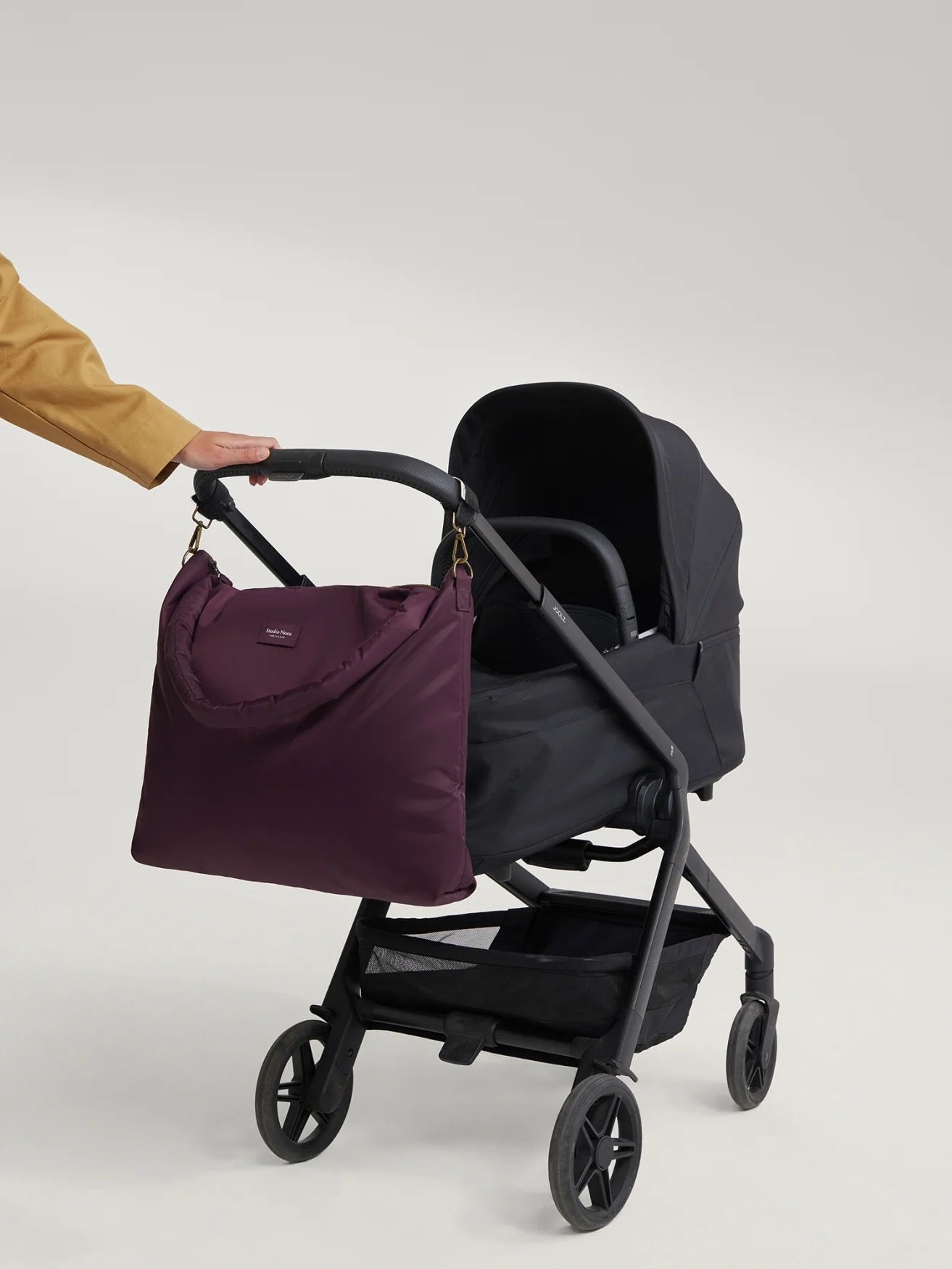 Přebalovací taška STUDIO NOOS Burgundy Technical Puffy | Lavly.cz