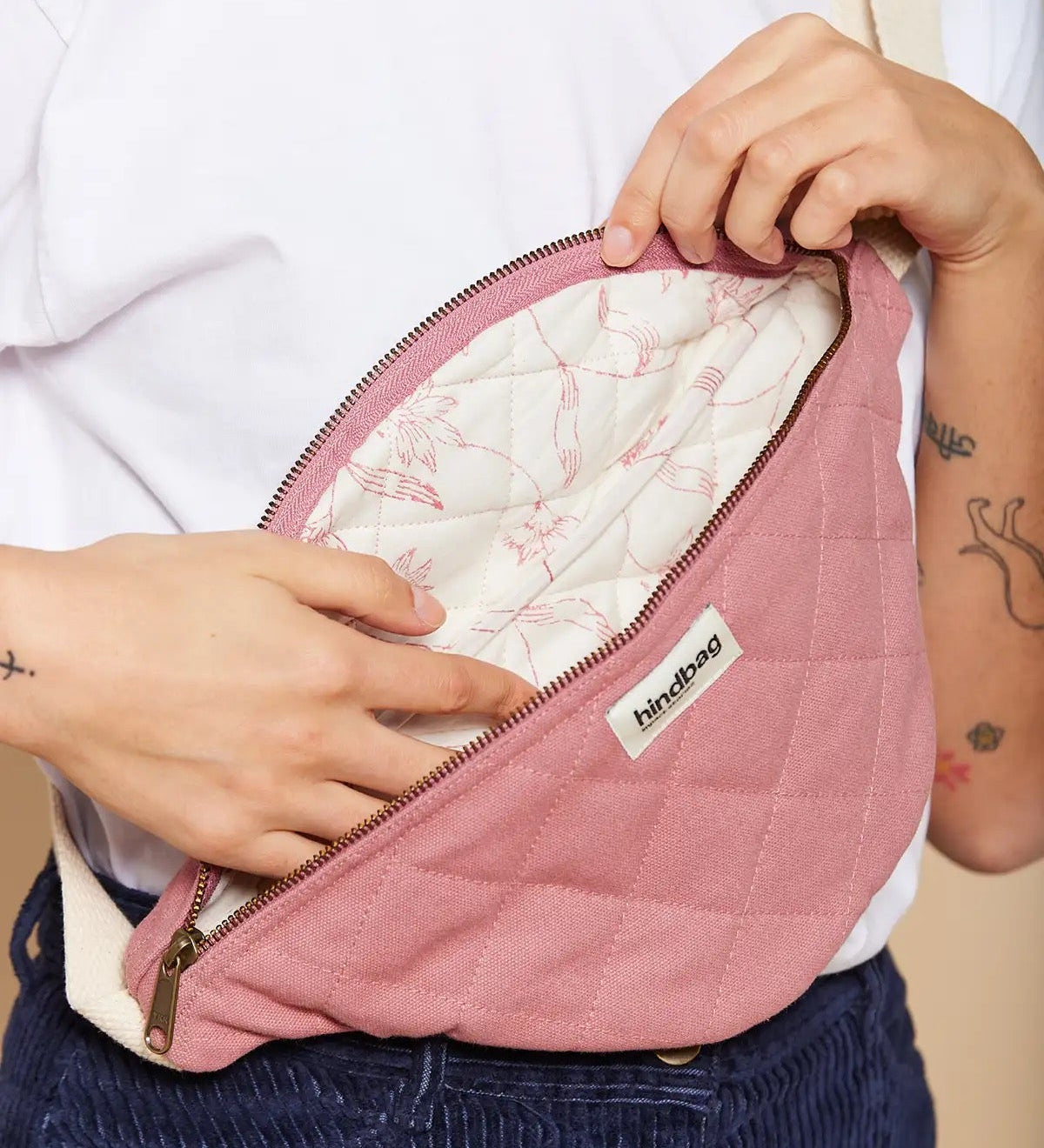 Crossbody ledvinka HINDBAG Olivia Quilted Blush Pink | Lavly.cz