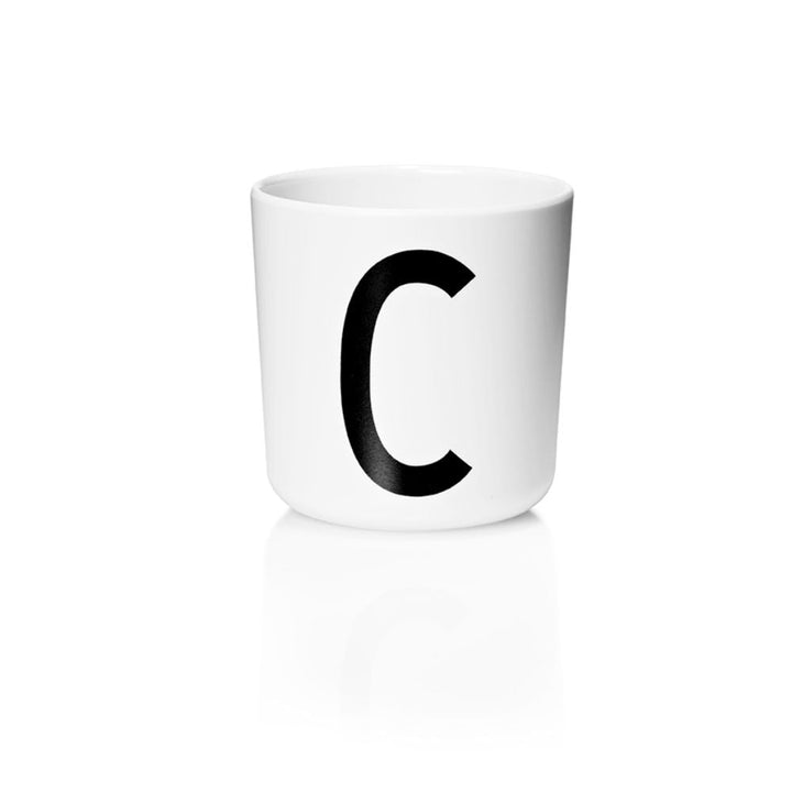 Detský personalizovaný téglik s písmenom DESIGN LETTERS