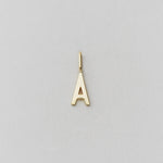 Zlatý přívěsek Písmeno A-Z - 10 mm DESIGN LETTERS - Lavly