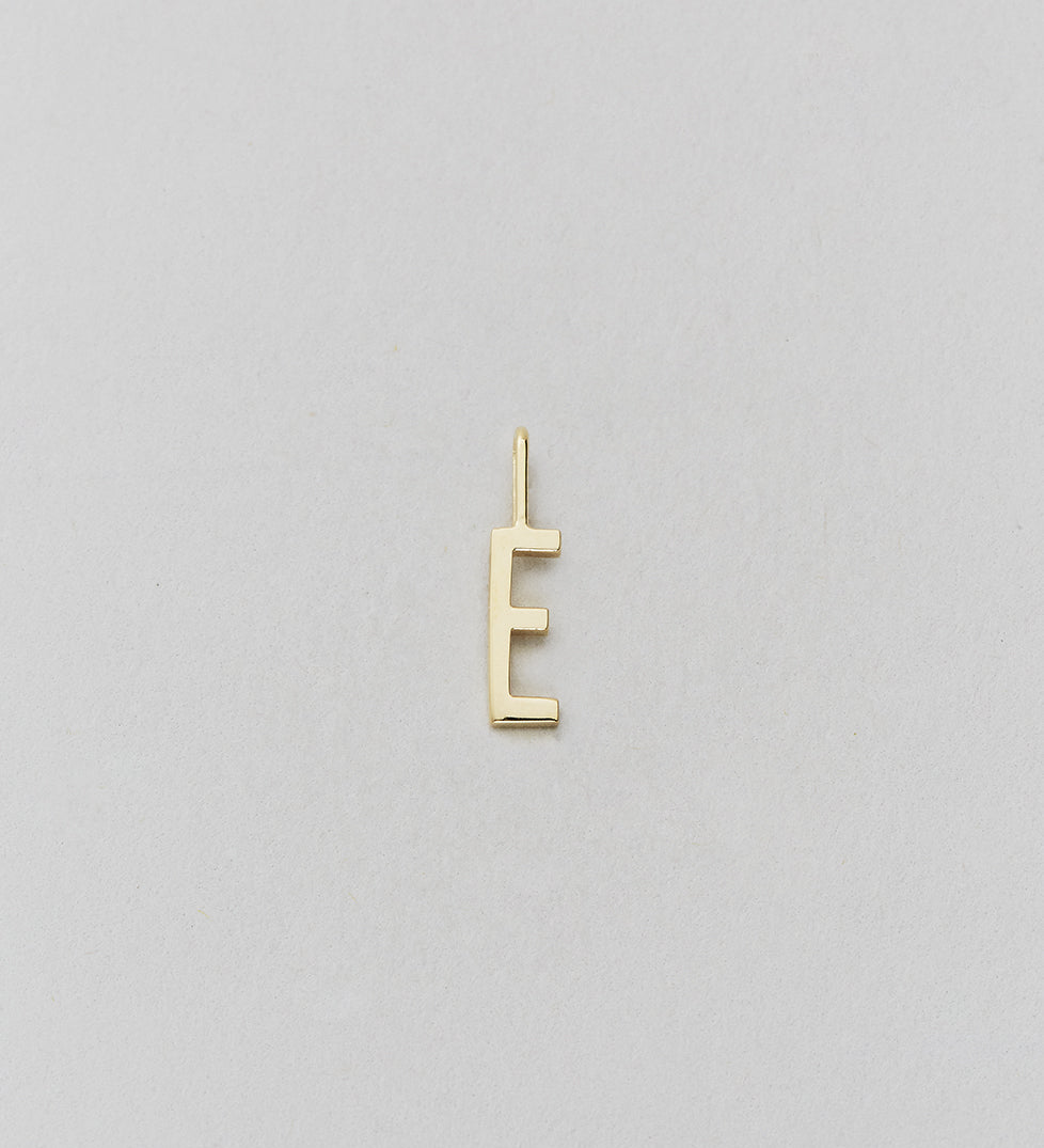 Zlatý přívěsek Písmeno A-Z - 10 mm DESIGN LETTERS - Lavly