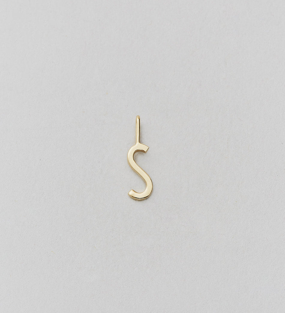 Zlatý přívěsek Písmeno A-Z - 10 mm DESIGN LETTERS - Lavly