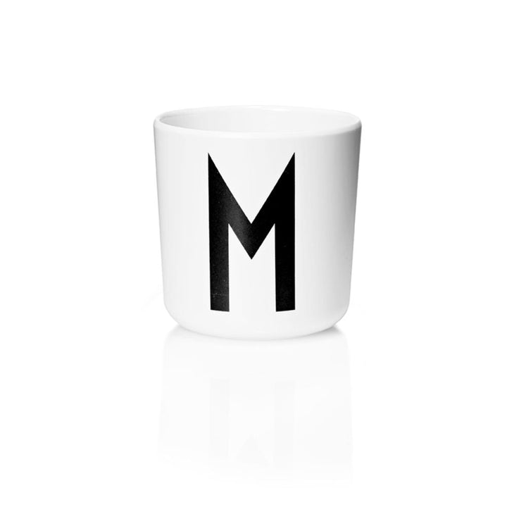 Detský personalizovaný téglik s písmenom DESIGN LETTERS