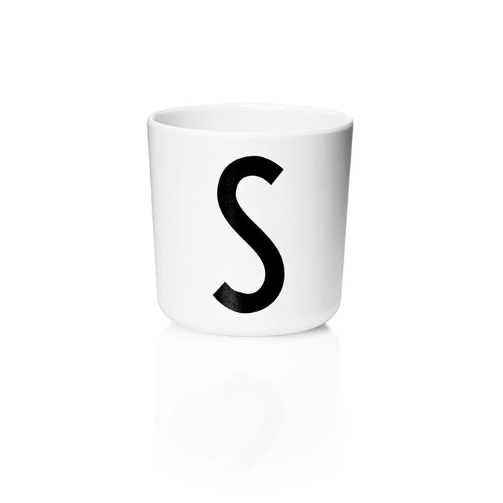 Detský personalizovaný téglik s písmenom DESIGN LETTERS