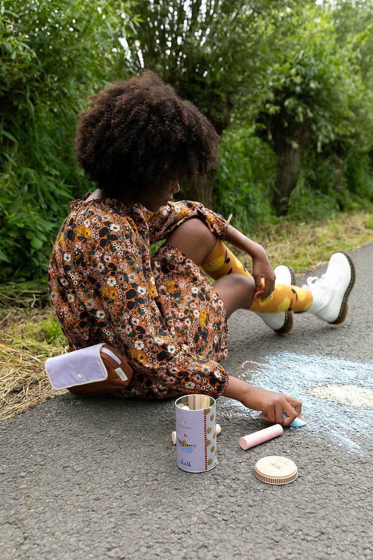 Barevné křídy v plechovce STICKY LEMON | Stylové doplňky pro děti a ženy | Lavly.cz