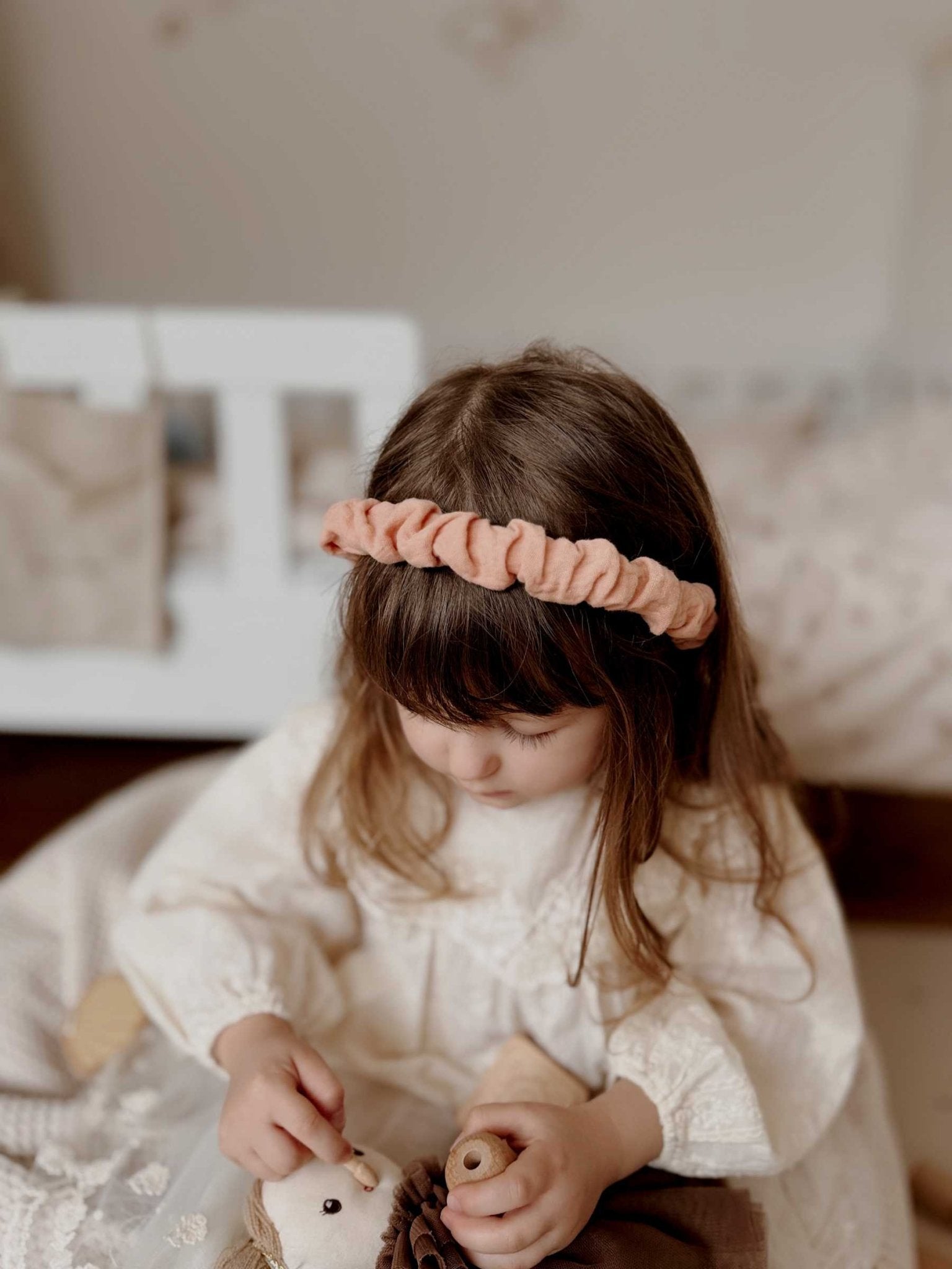 Čelenka MRS. ERTHA Blush | Stylové doplňky pro děti a ženy | Lavly.cz