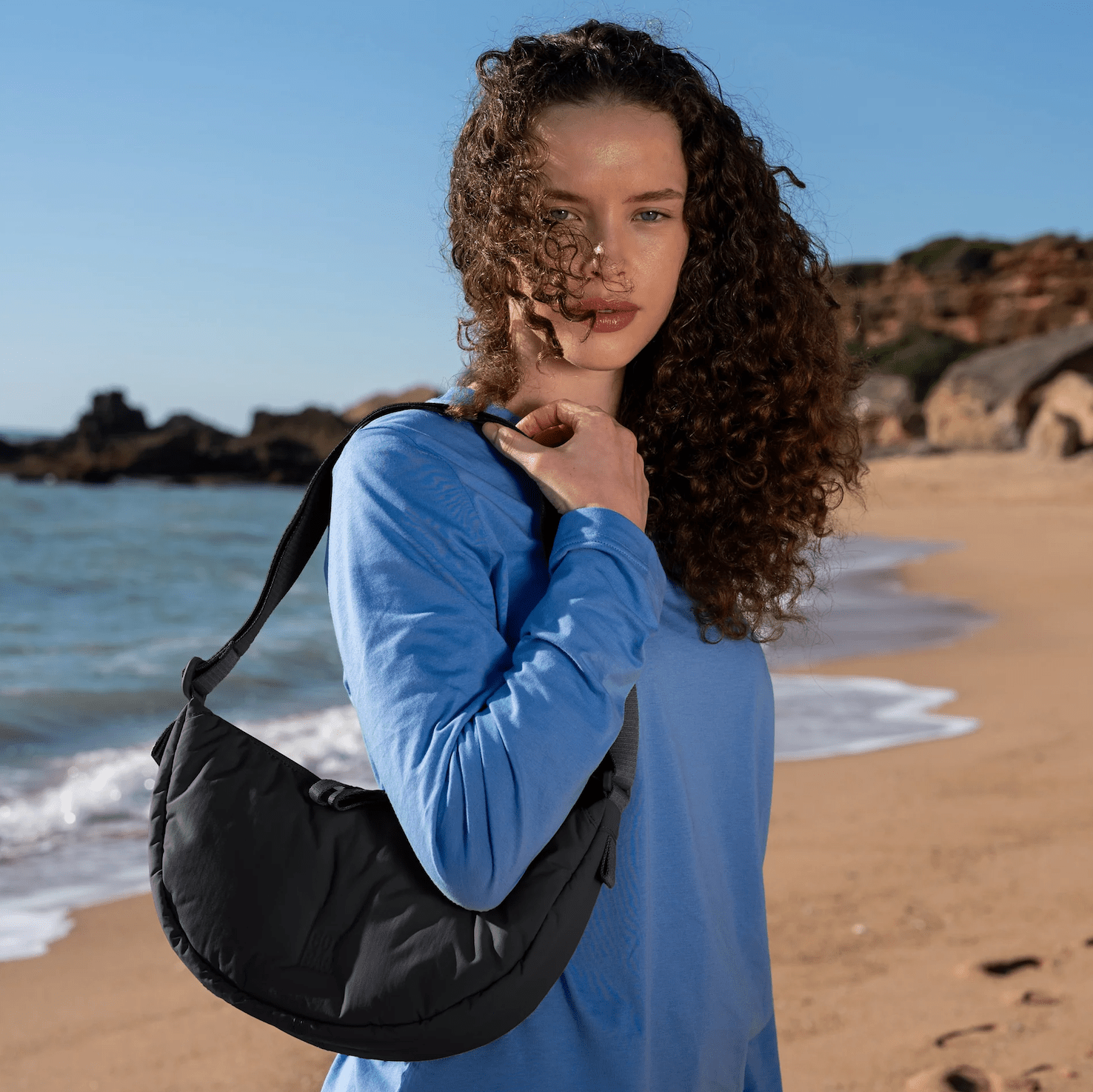 Crossbody ledvinka GOT BAG Cloud Moon Small Black | Lavly.cz