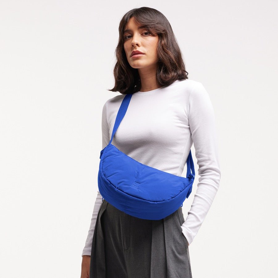 Crossbody ledvinka GOT BAG Cloud Moon Small Cobalt | Lavly.cz