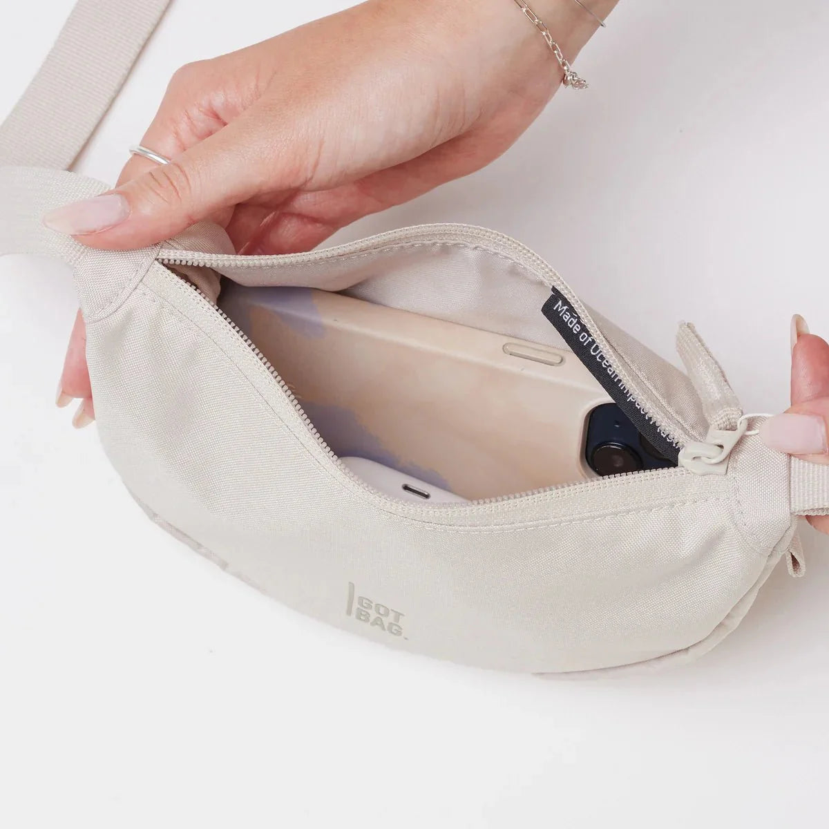 Crossbody ledvinka GOT BAG Moon Mini Soft Shell | Lavly.cz