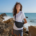 Crossbody ledvinka GOT BAG Moon Small Black | Lavly.cz