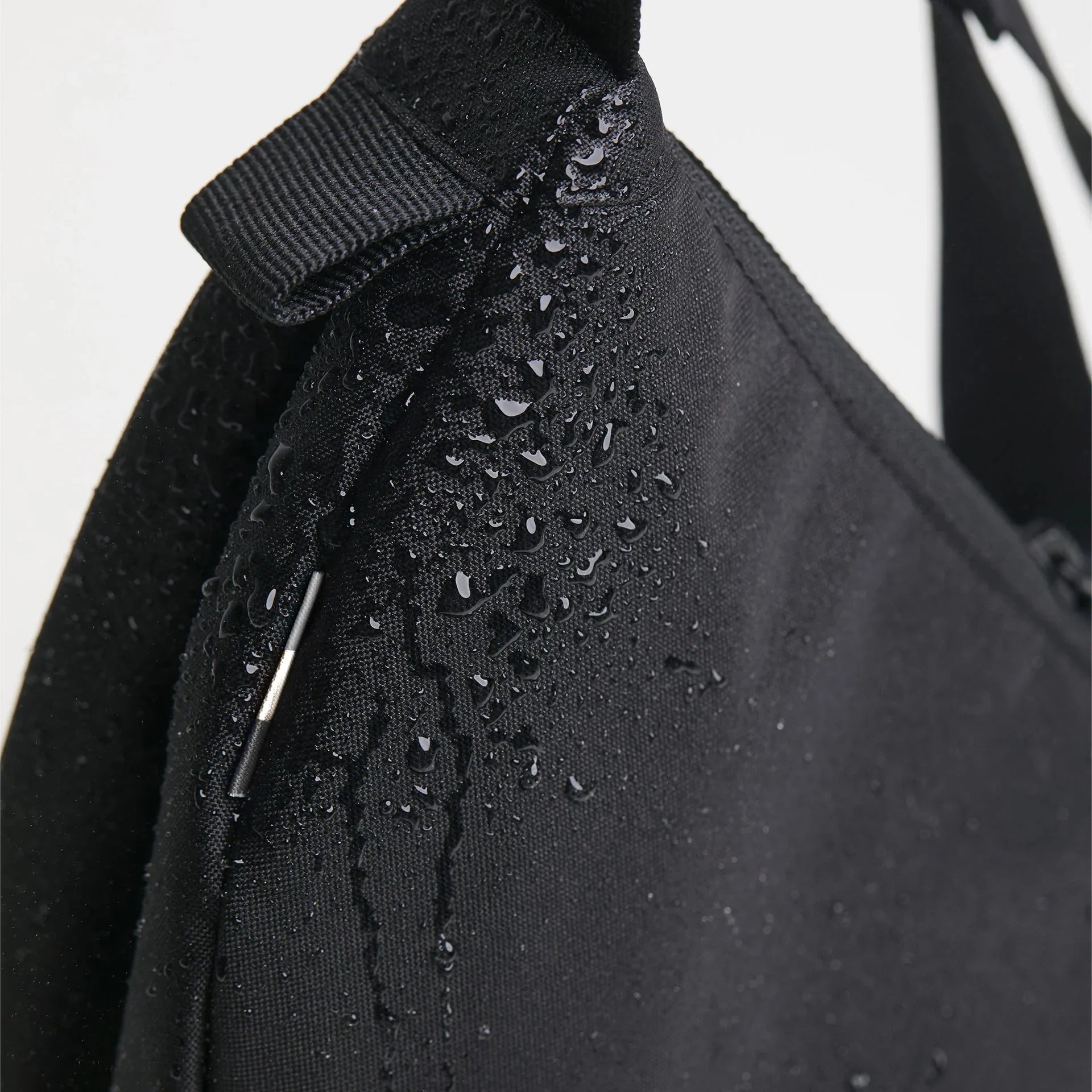 Crossbody ledvinka GOT BAG Moon Small Black | Lavly.cz