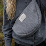 Crossbody ledvinka STUDIO NOOS Light Grey Flannel Chalkstripe | Lavly.cz