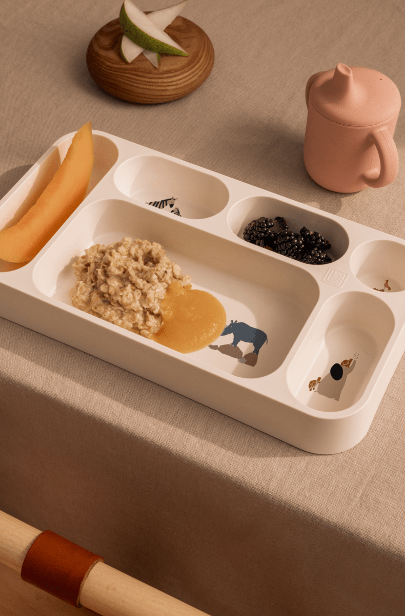 Dělený talíř LIEWOOD Mosu Peach / Sea Shell | Stylové doplňky pro děti a ženy | Lavly.cz