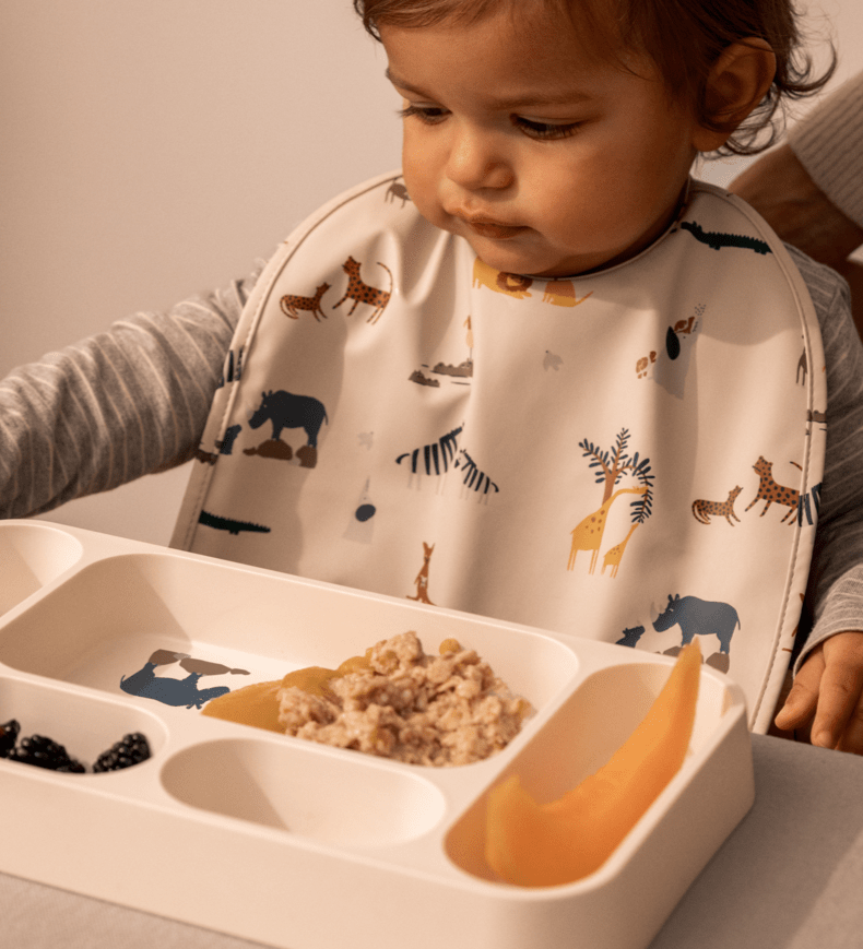 Dělený talíř LIEWOOD Mosu Peach / Sea Shell | Stylové doplňky pro děti a ženy | Lavly.cz