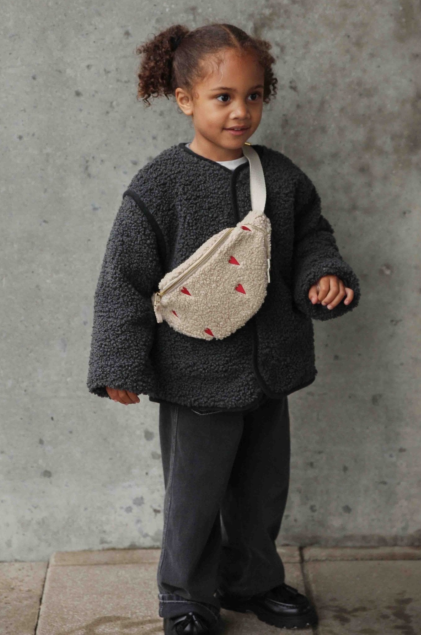 Dětská crossbody ledvinka STUDIO NOOS Teddy Ecru Hearts | Stylové doplňky pro děti a ženy | Lavly.cz