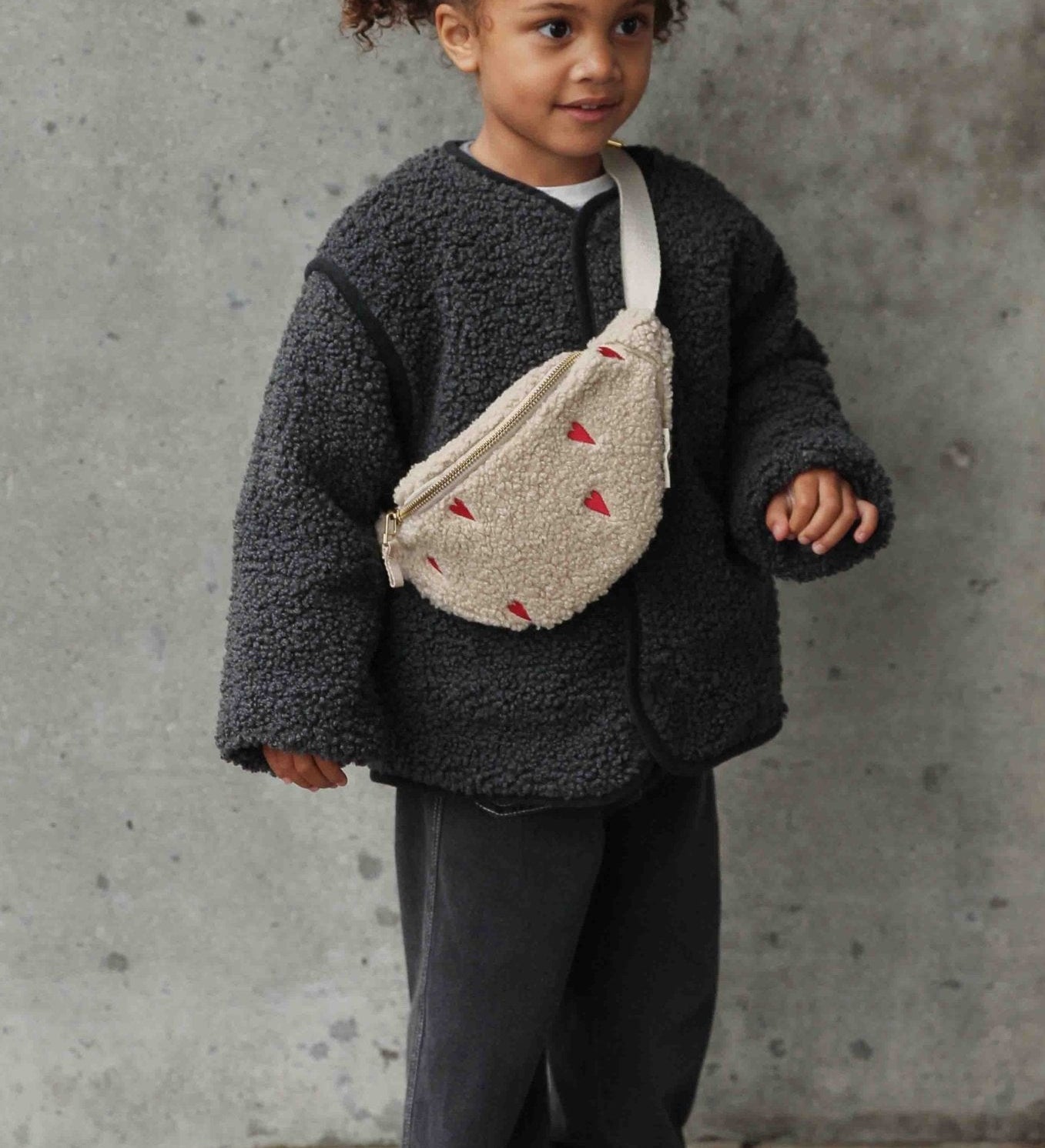 Dětská crossbody ledvinka STUDIO NOOS Teddy Ecru Hearts | Stylové doplňky pro děti a ženy | Lavly.cz