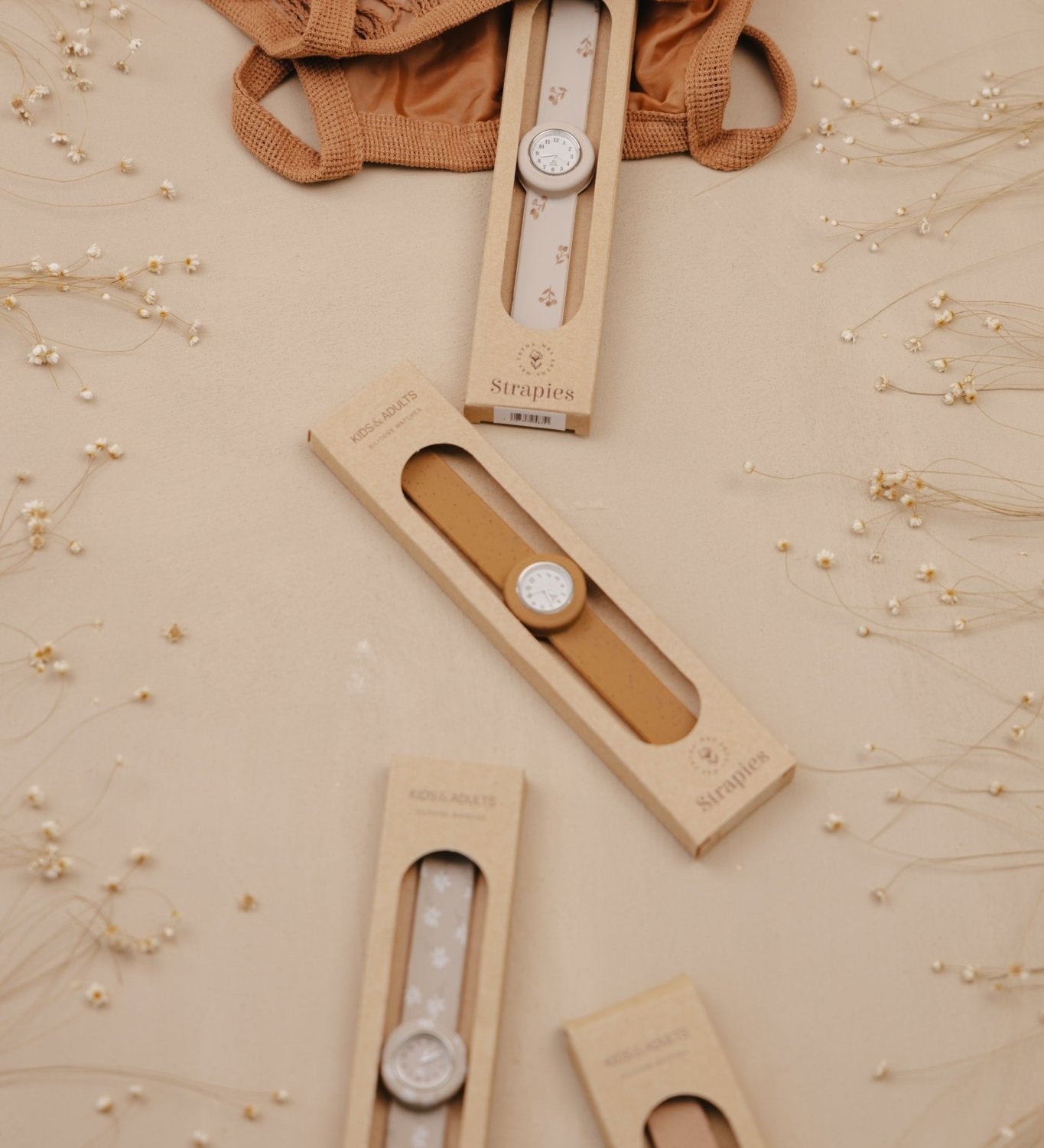 Dětské hodinky MRS. ERTHA Strapies Honey | Stylové doplňky pro děti a ženy | Lavly.cz