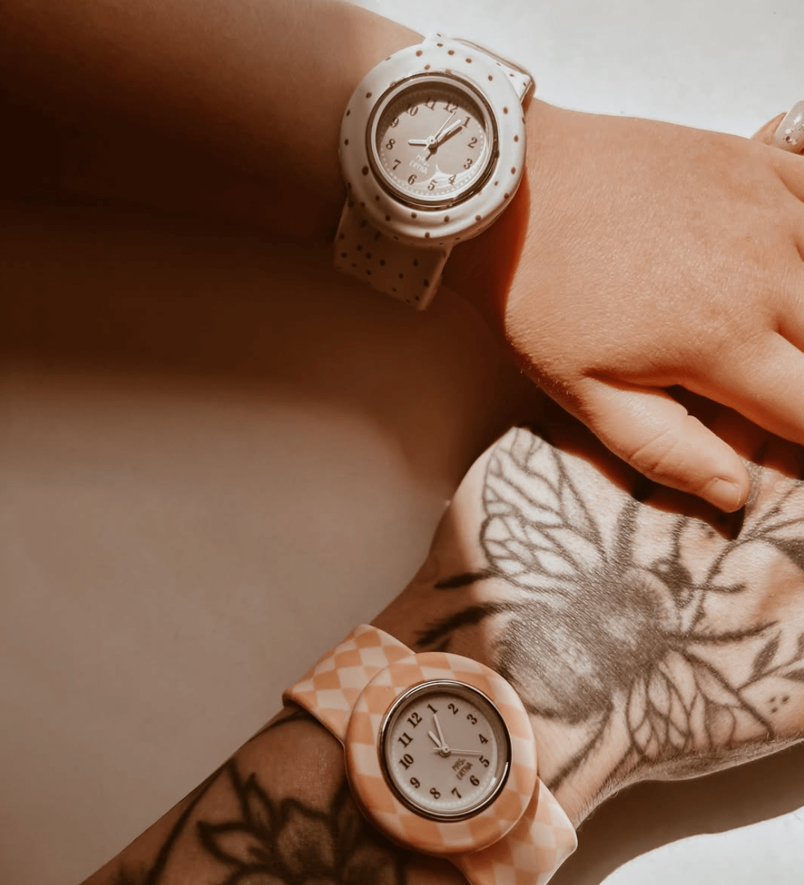 Dětské hodinky MRS. ERTHA Strapies Unique Dots | Lavly.cz