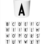 Dětský personalizovaný kelímek s písmenem DESIGN LETTERS | Stylové doplňky pro děti a ženy | Lavly.cz