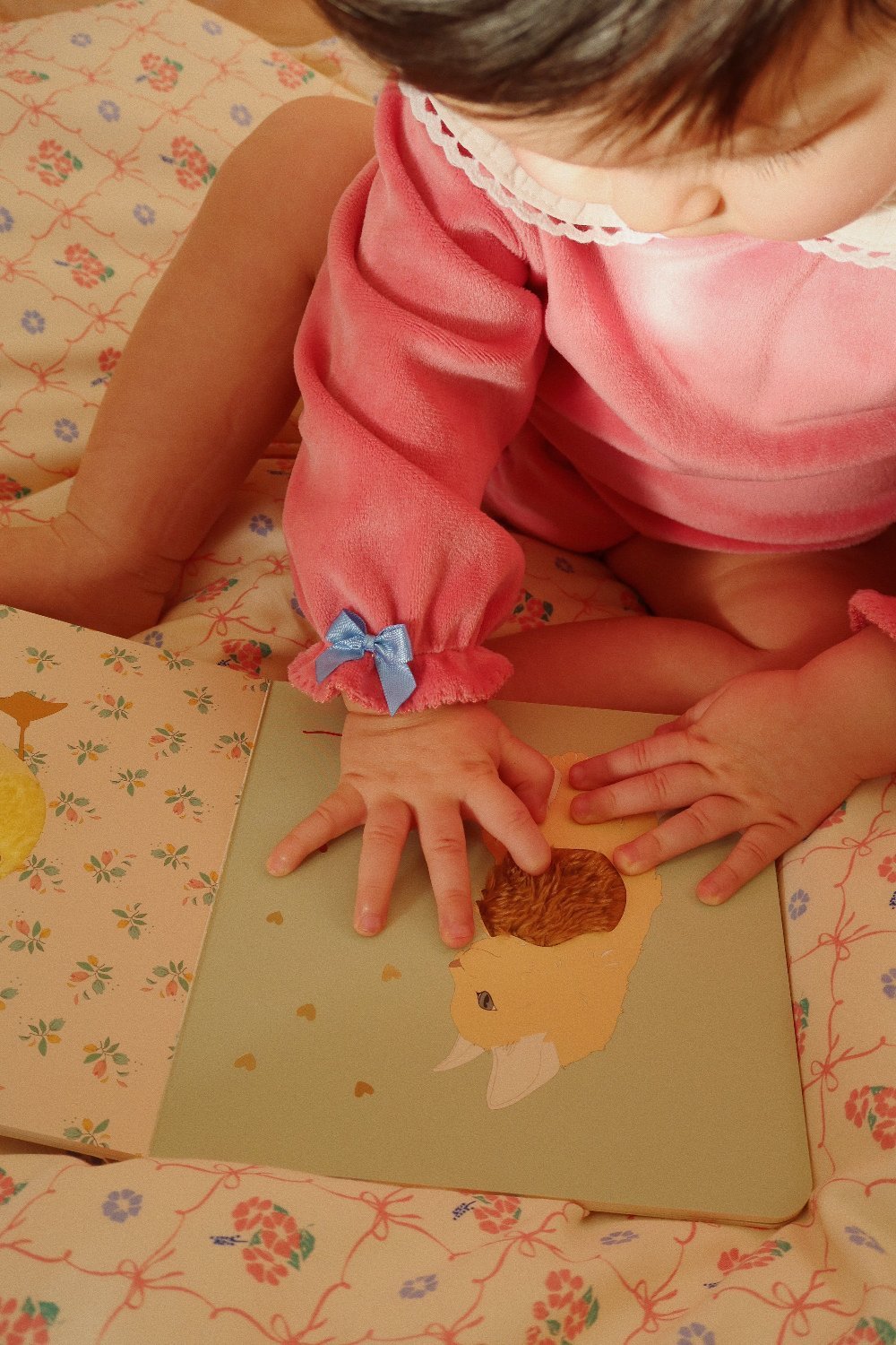 Dotyková knížka KONGES SLOJD | Stylové doplňky pro děti a ženy | Lavly.cz