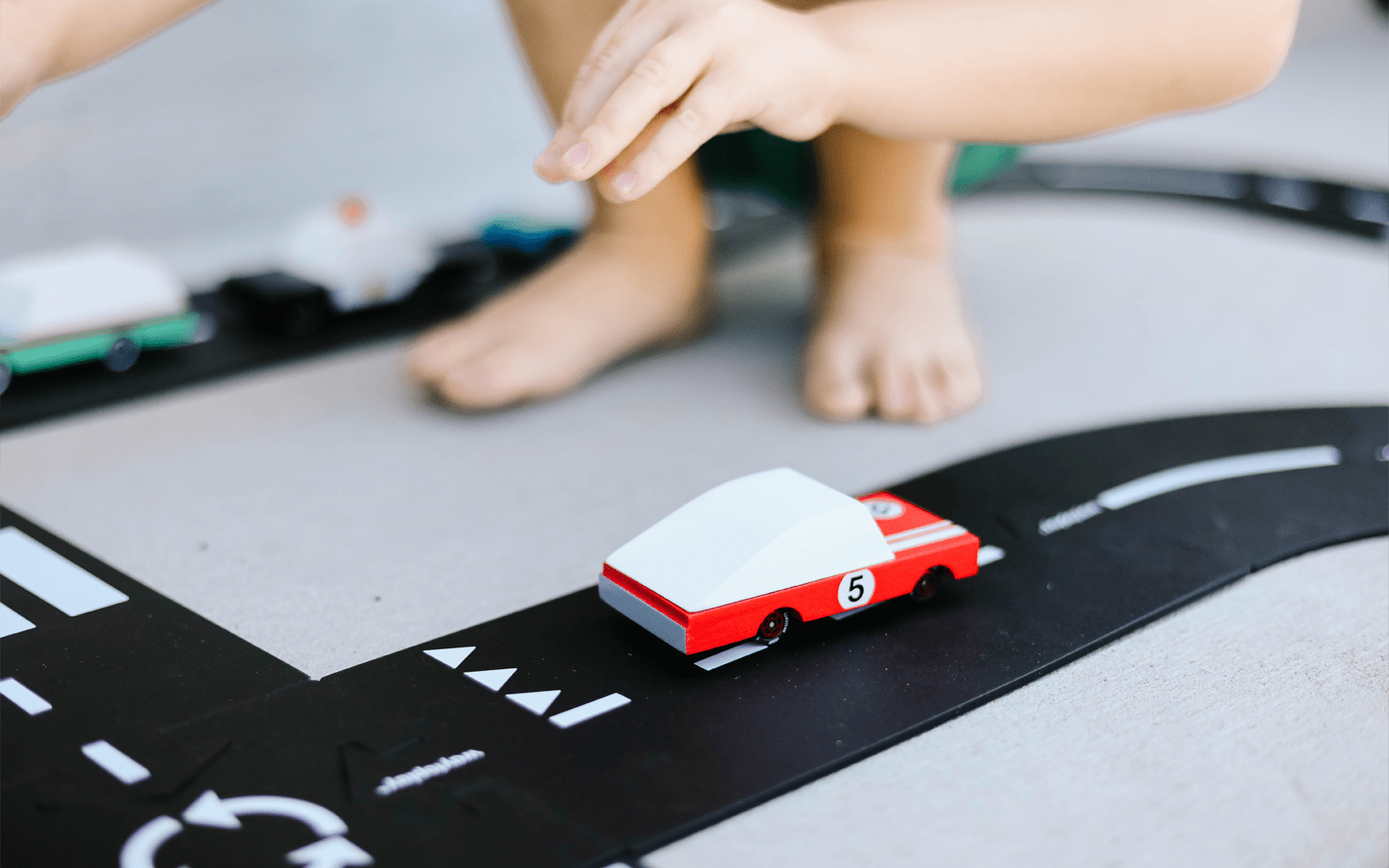 Dřevěné autíčko CANDYLAB Candycar Red Racer 5 | Stylové doplňky pro děti a ženy | Lavly.cz