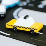 Dřevěné autíčko CANDYLAB Candycar Taxi | Stylové doplňky pro děti a ženy | Lavly.cz