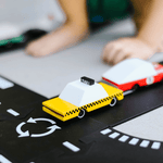 Dřevěné autíčko CANDYLAB Candycar Taxi | Stylové doplňky pro děti a ženy | Lavly.cz