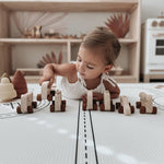 Hrací podložka LITTLE BOT Country Road Nordic + Stripe | Stylové doplňky pro děti a ženy | Lavly.cz