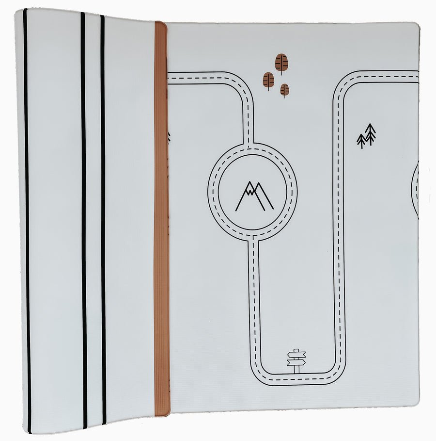 Hrací podložka LITTLE BOT Country Road Nordic + Stripe | Stylové doplňky pro děti a ženy | Lavly.cz