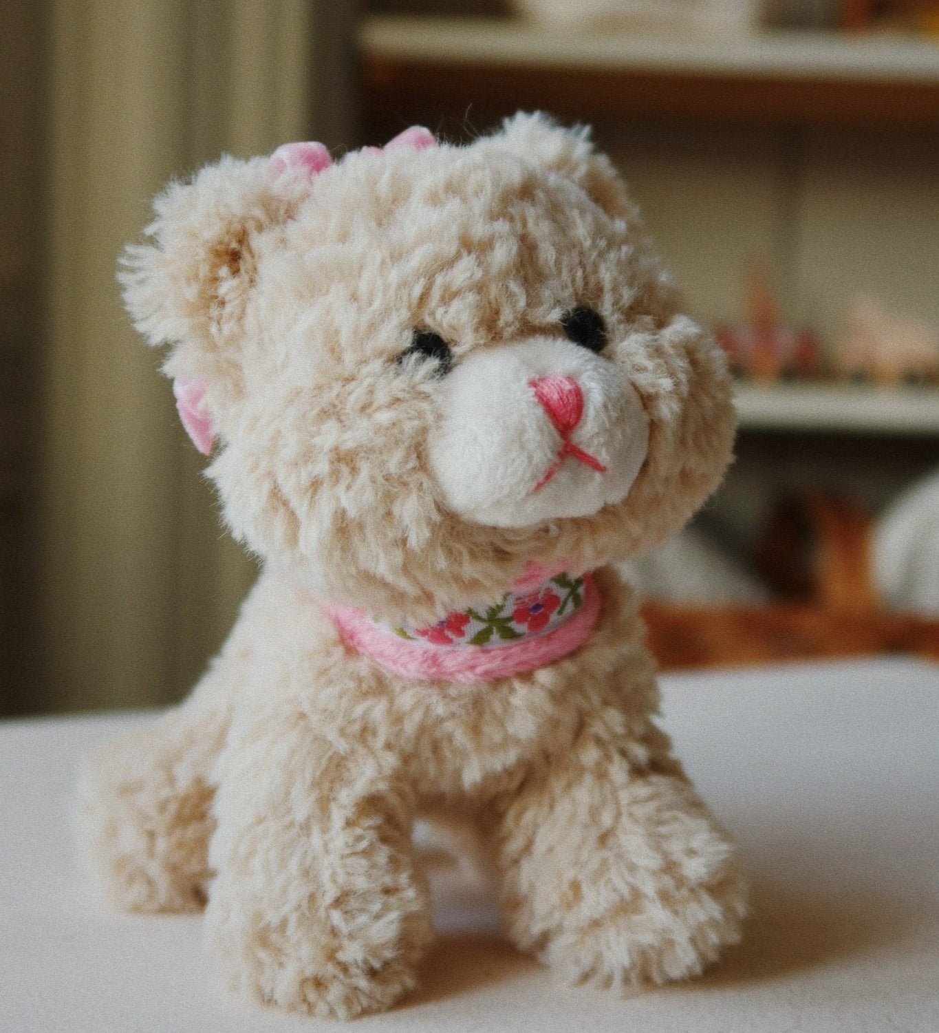 Hračka s chrastítkem KONGES SLOJD Activity Kitty | Stylové doplňky pro děti a ženy | Lavly.cz