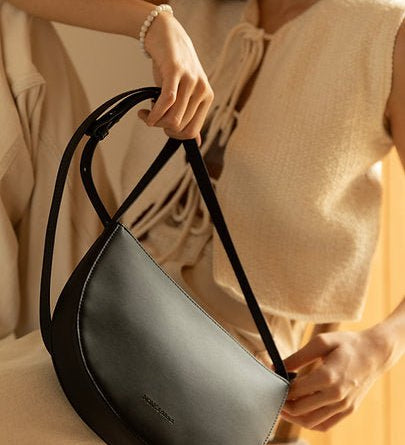 Kabelka MONK&ANNA Farou Half Moon Black | Stylové doplňky pro děti a ženy | Lavly.cz