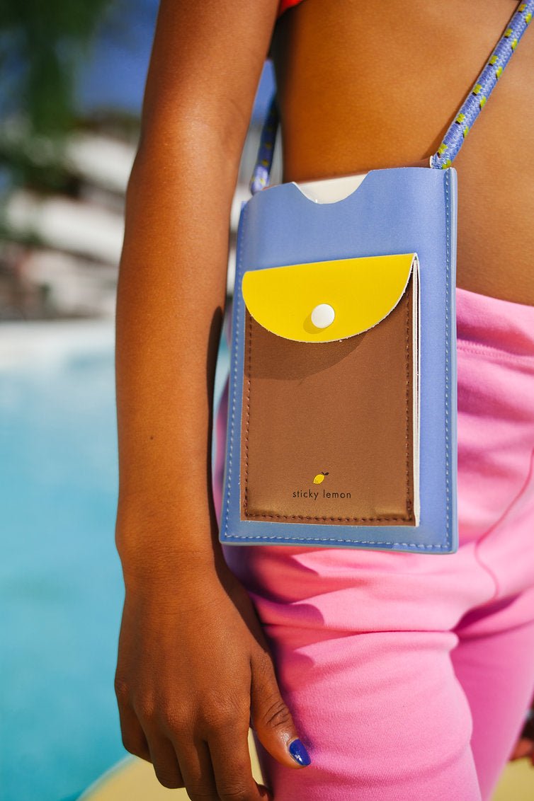 Kapsička na mobil STICKY LEMON Pool | Stylové doplňky pro děti a ženy | Lavly.cz
