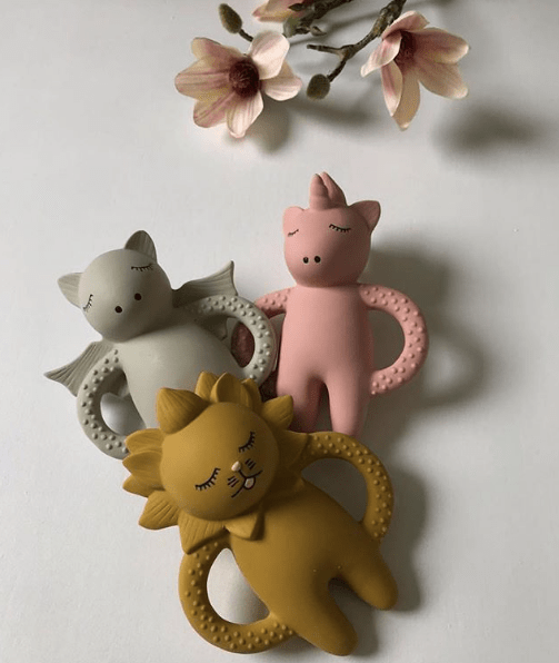 Kaučuková kousátka KONGES SLOJD | Stylové doplňky pro děti a ženy | Lavly.cz