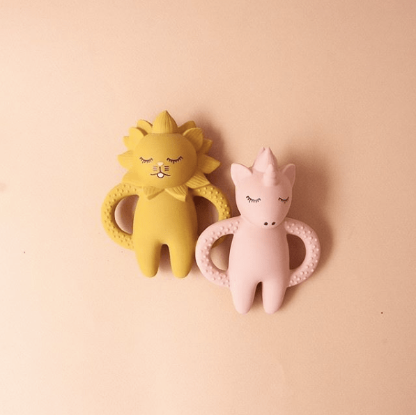 Kaučuková kousátka KONGES SLOJD | Stylové doplňky pro děti a ženy | Lavly.cz