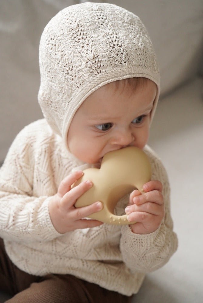Kaučukové kousátko KONGES SLOJD Babs Creamy White | Stylové doplňky pro děti a ženy | Lavly.cz