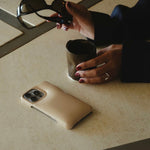 Kryt na iPhone HOLDIT Puffy Beige | Lavly.cz