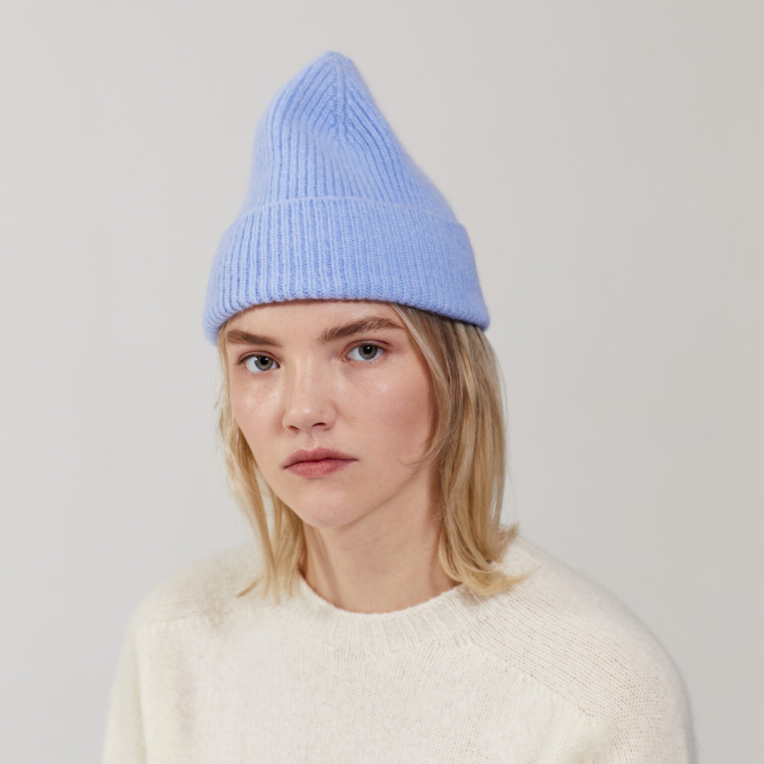 LE BONNET Čepice z jehněčí vlny Light Blue Sky | Lavly.cz