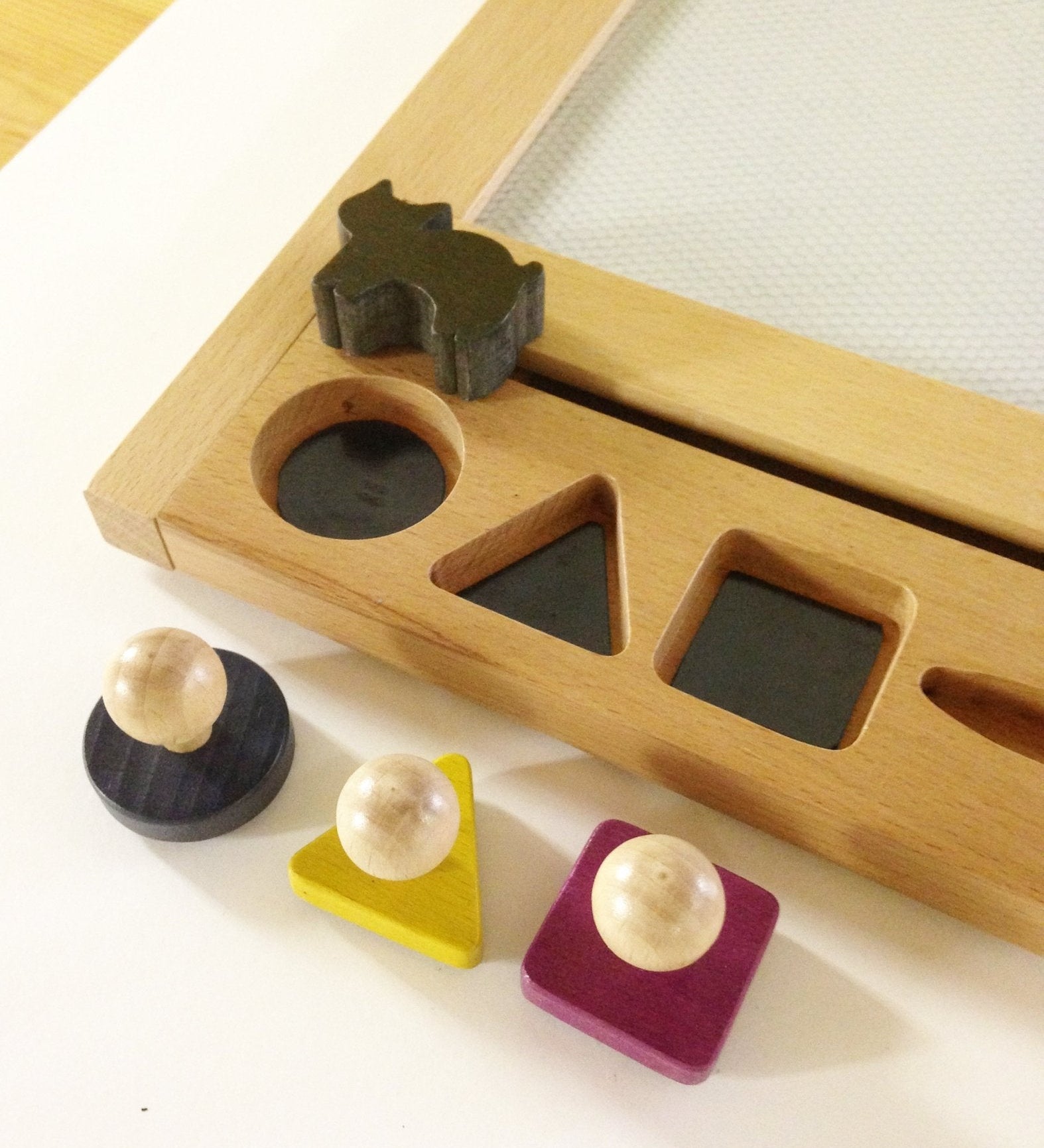 Magnetická kreslicí tabulka Oekaki Domeček s kočičkou | Stylové doplňky pro děti a ženy | Lavly.cz