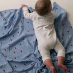 Mušelínová plena STUDIO NOOS Light Blue Hearts 120 x 120 cm | Lavly.cz