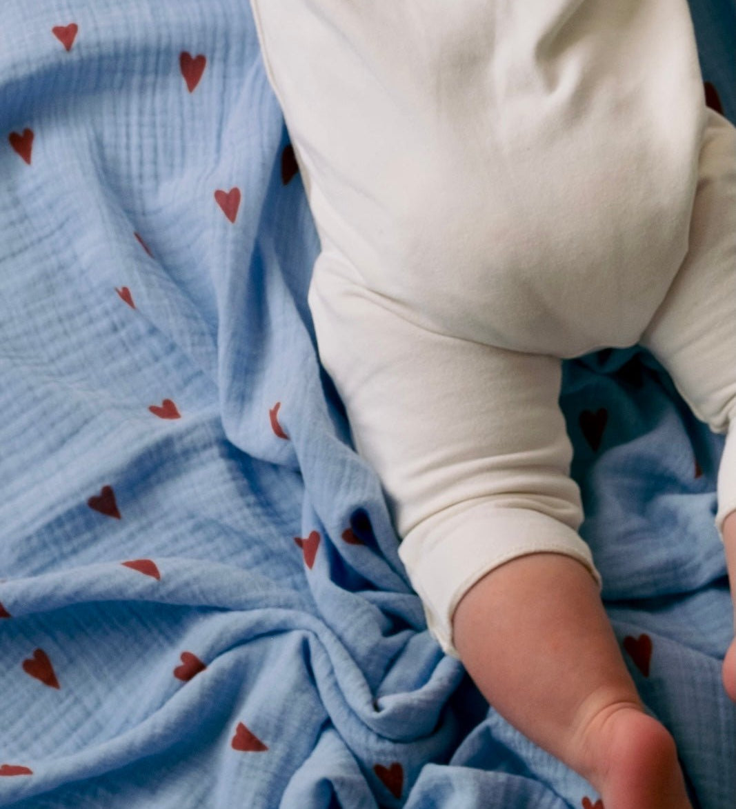 Mušelínová plena STUDIO NOOS Light Blue Hearts | Lavly.cz