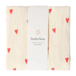 Mušelínová plena STUDIO NOOS Neutral Hearts 120 x 120 cm | Lavly.cz
