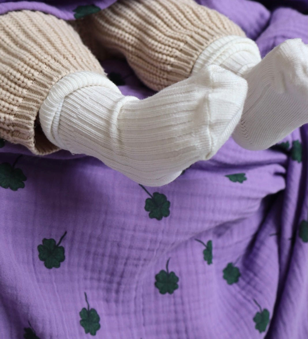 Mušelínová plena STUDIO NOOS Purple Clover | Lavly.cz