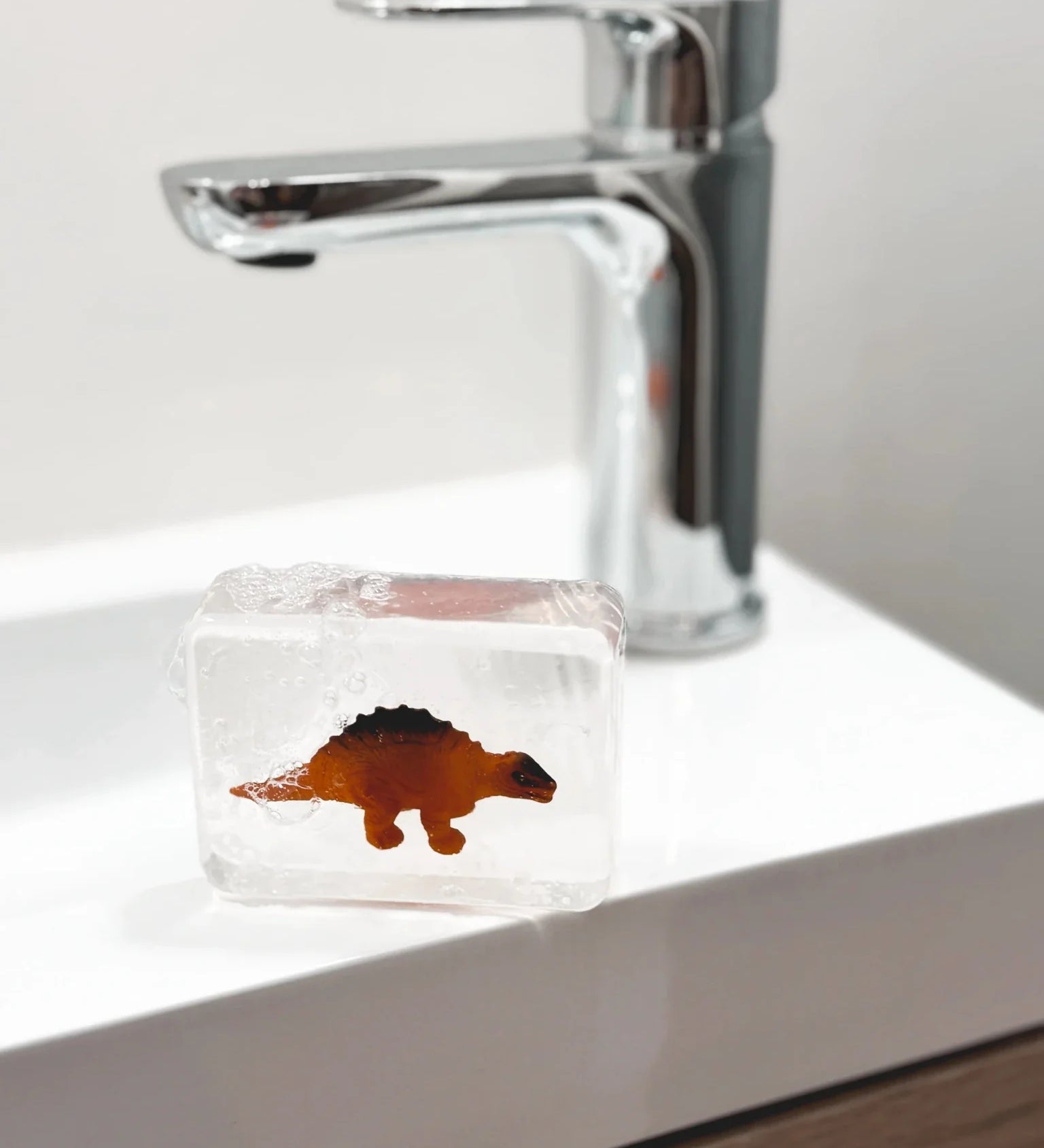 Mýdlo s hračkou uvnitř LUDI SOAP Dino Stegosaurus | Lavly.cz