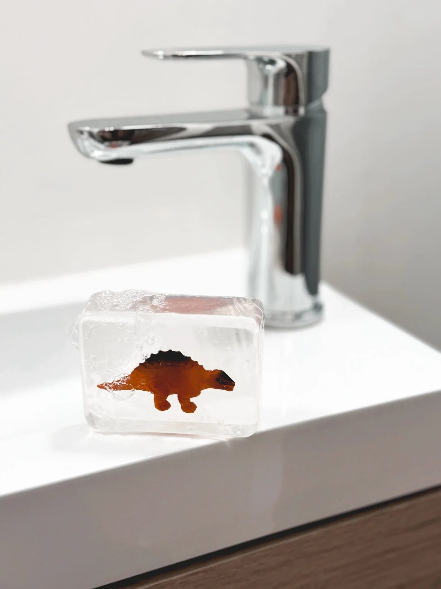 Mýdlo s hračkou uvnitř LUDI SOAP Dino Stegosaurus | Lavly.cz