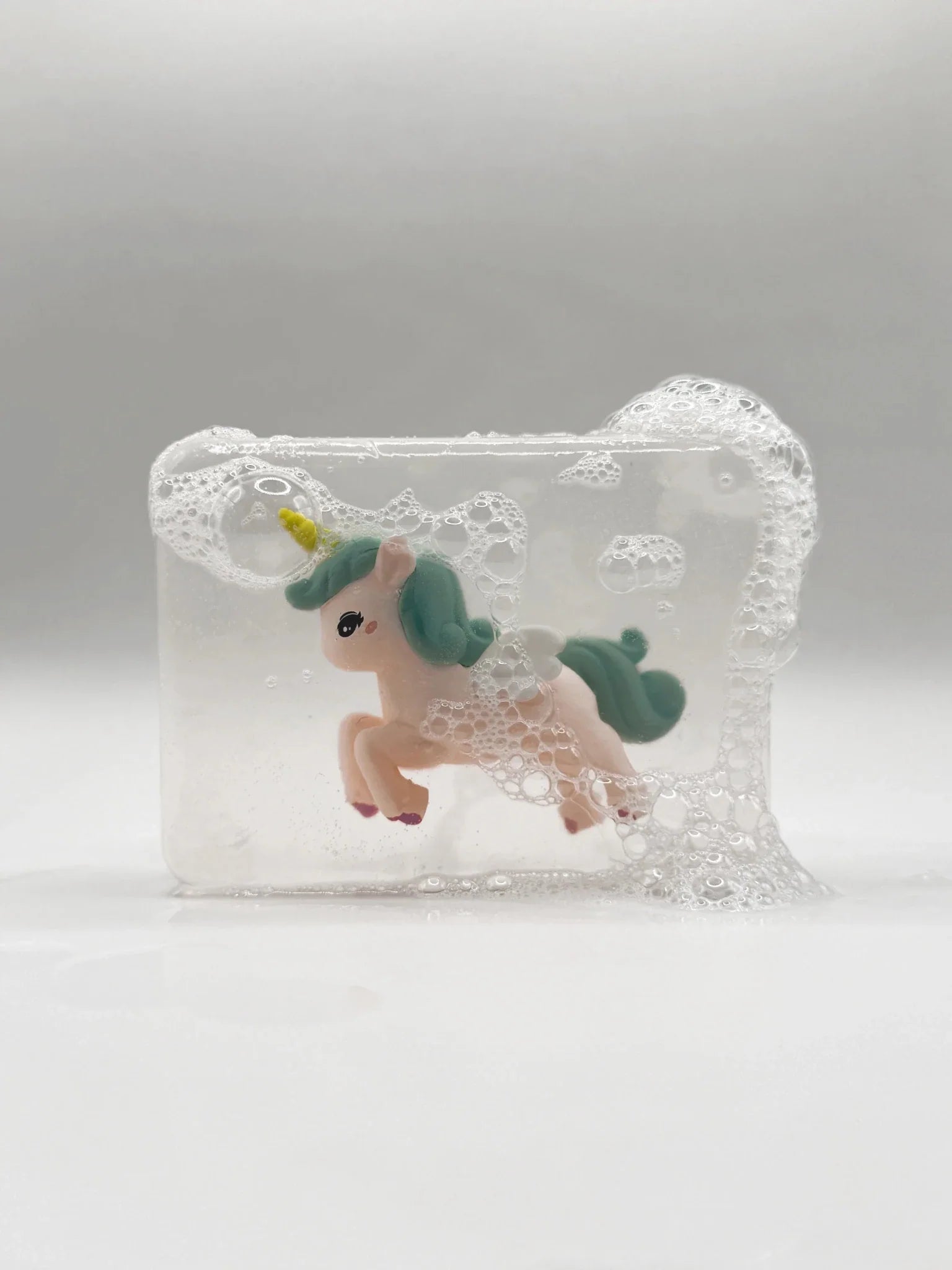 Mýdlo s hračkou uvnitř LUDI SOAP Unicorn Blue | Lavly.cz