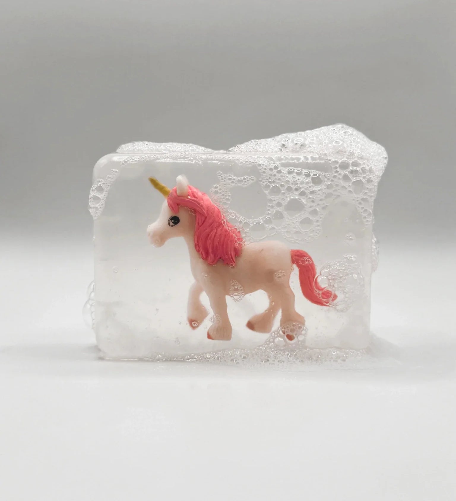 Mýdlo s hračkou uvnitř LUDI SOAP Unicorn Rose | Lavly.cz